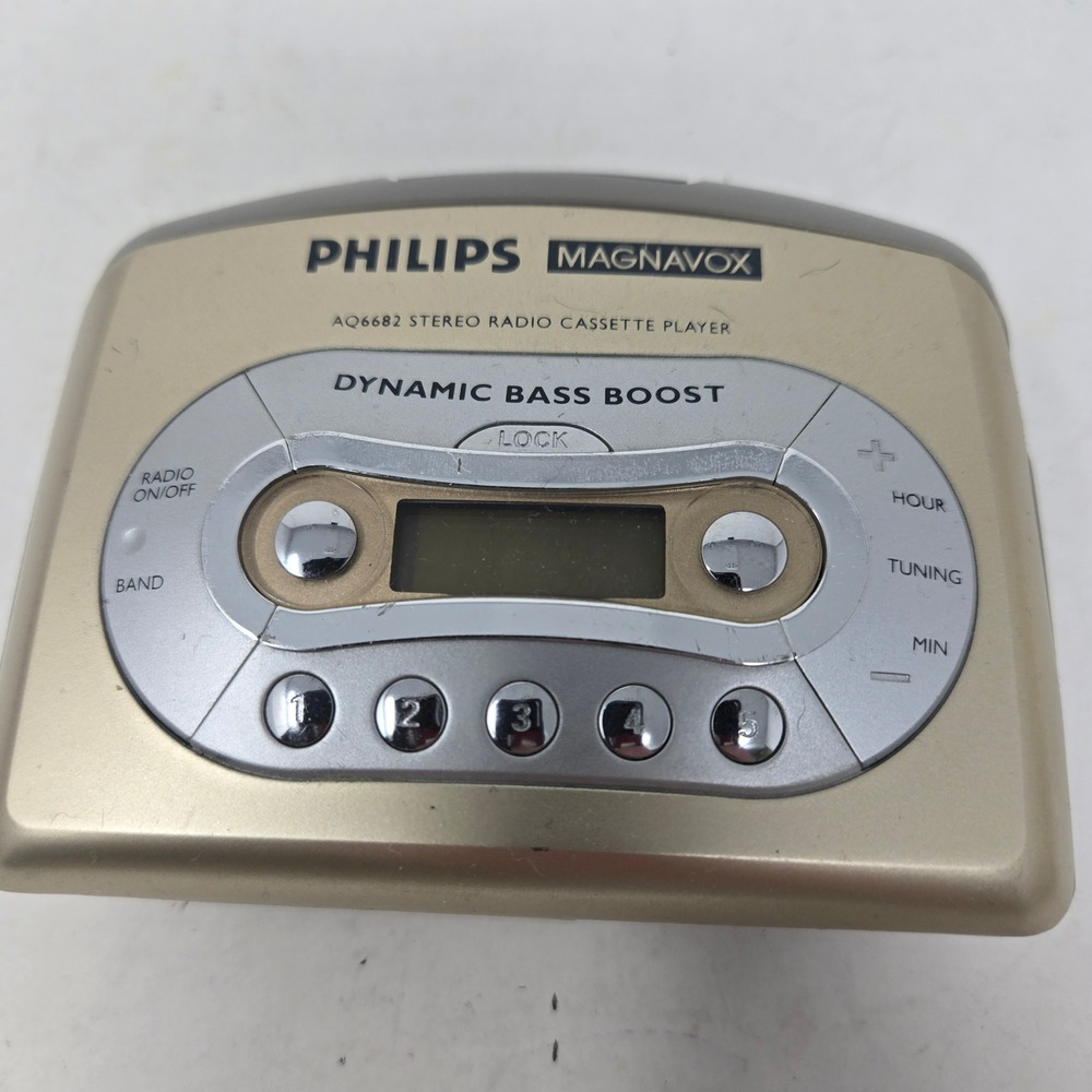 Philips Magnavox AQ6682 Portable Radio Cassette Player Dynamic Bass Boost Gold